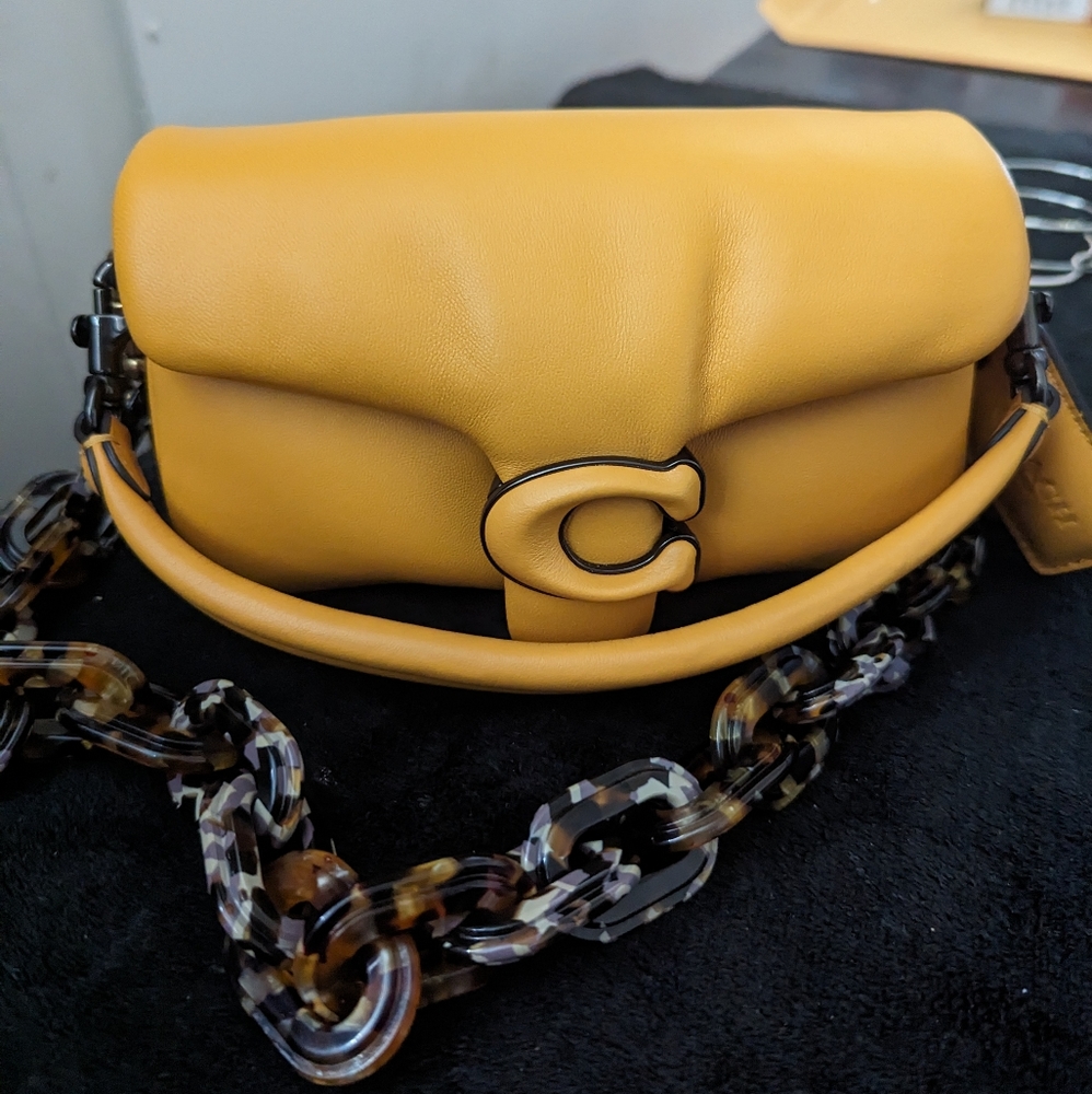 COACH short acrylic tortoiseshell strap